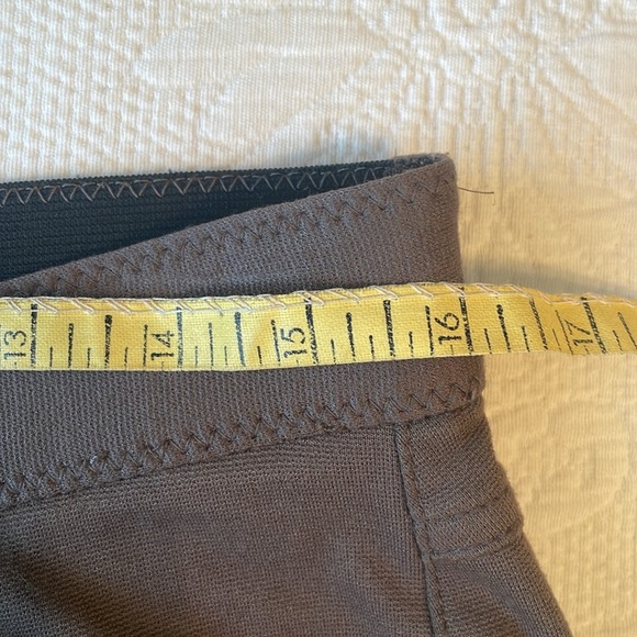 Chicos Size 1 Women’s Pants Brown Cropped Zipper Fly 10” Rise EUC Some Stretch - Picture 7 of 10